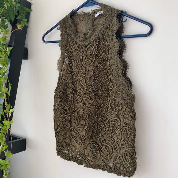 5/$20 Lace cropped sleeveless top, size Small - Picture 3 of 7